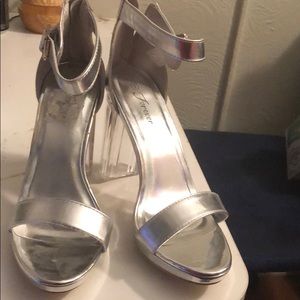 Silver, Clear-heeled shoes